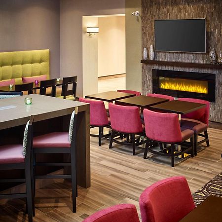 Hampton Inn By Hilton Timmins Bagian luar foto
