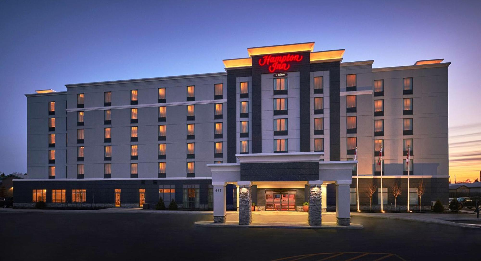 Hampton Inn By Hilton Timmins Bagian luar foto