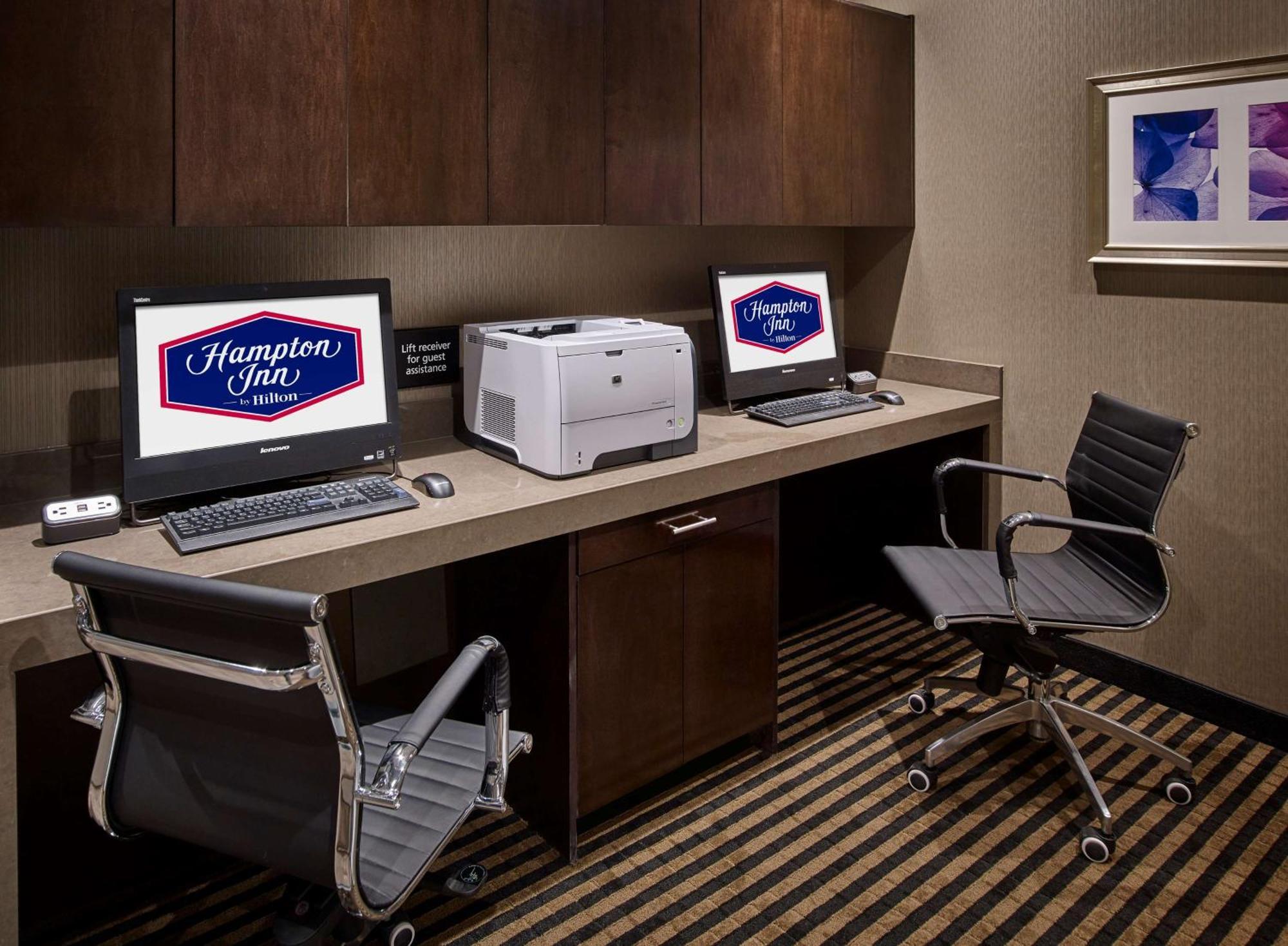 Hampton Inn By Hilton Timmins Bagian luar foto