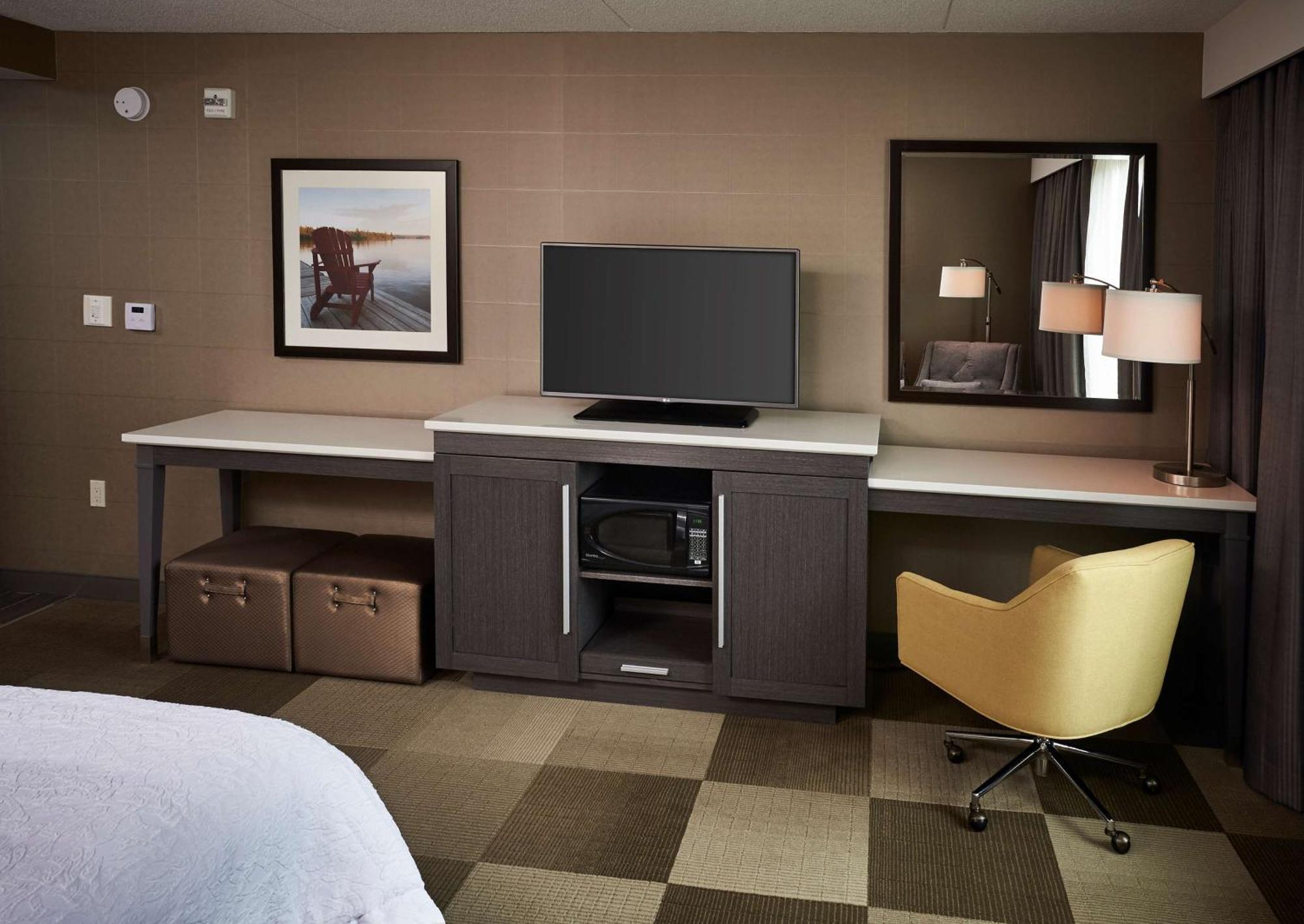 Hampton Inn By Hilton Timmins Bagian luar foto