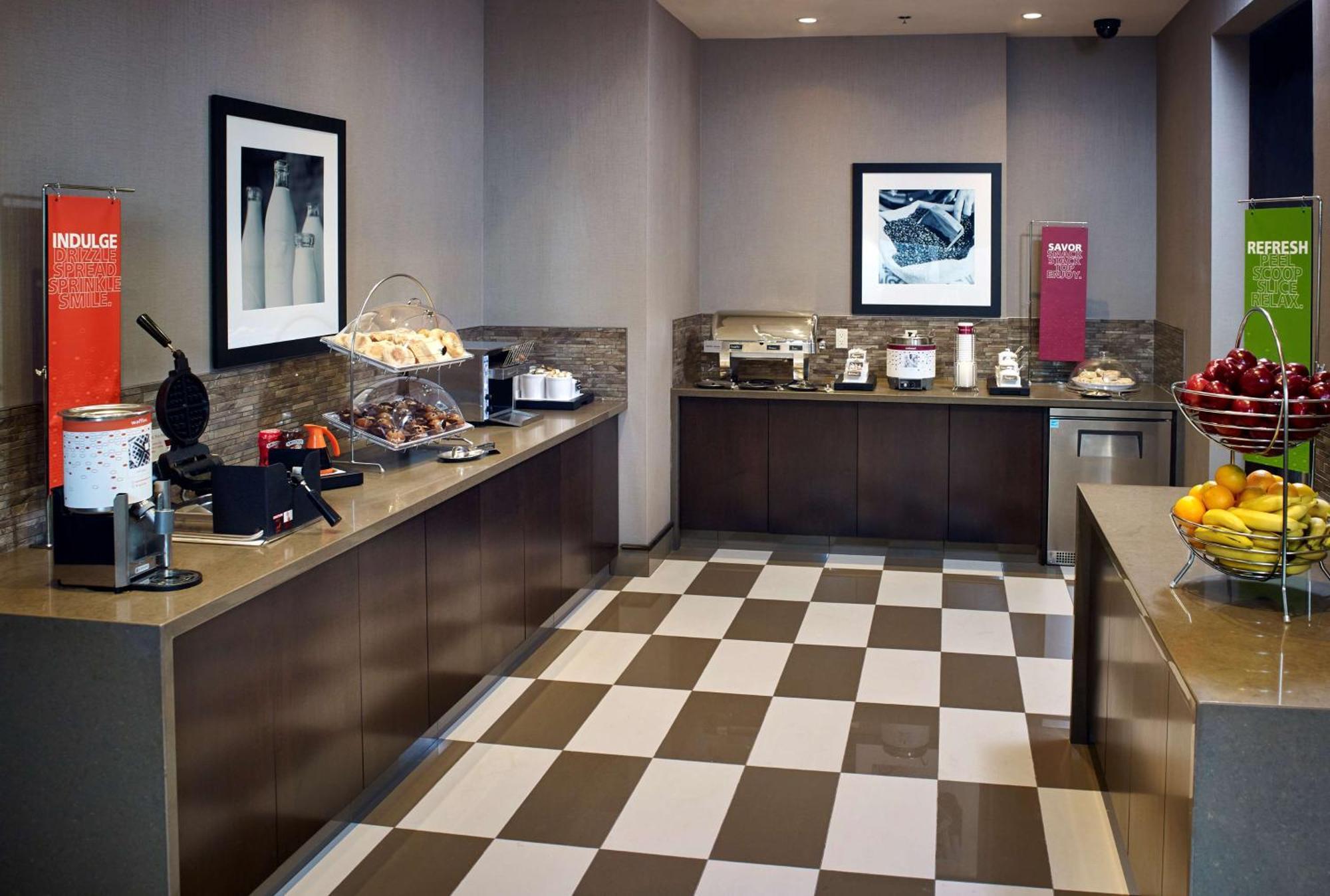 Hampton Inn By Hilton Timmins Bagian luar foto