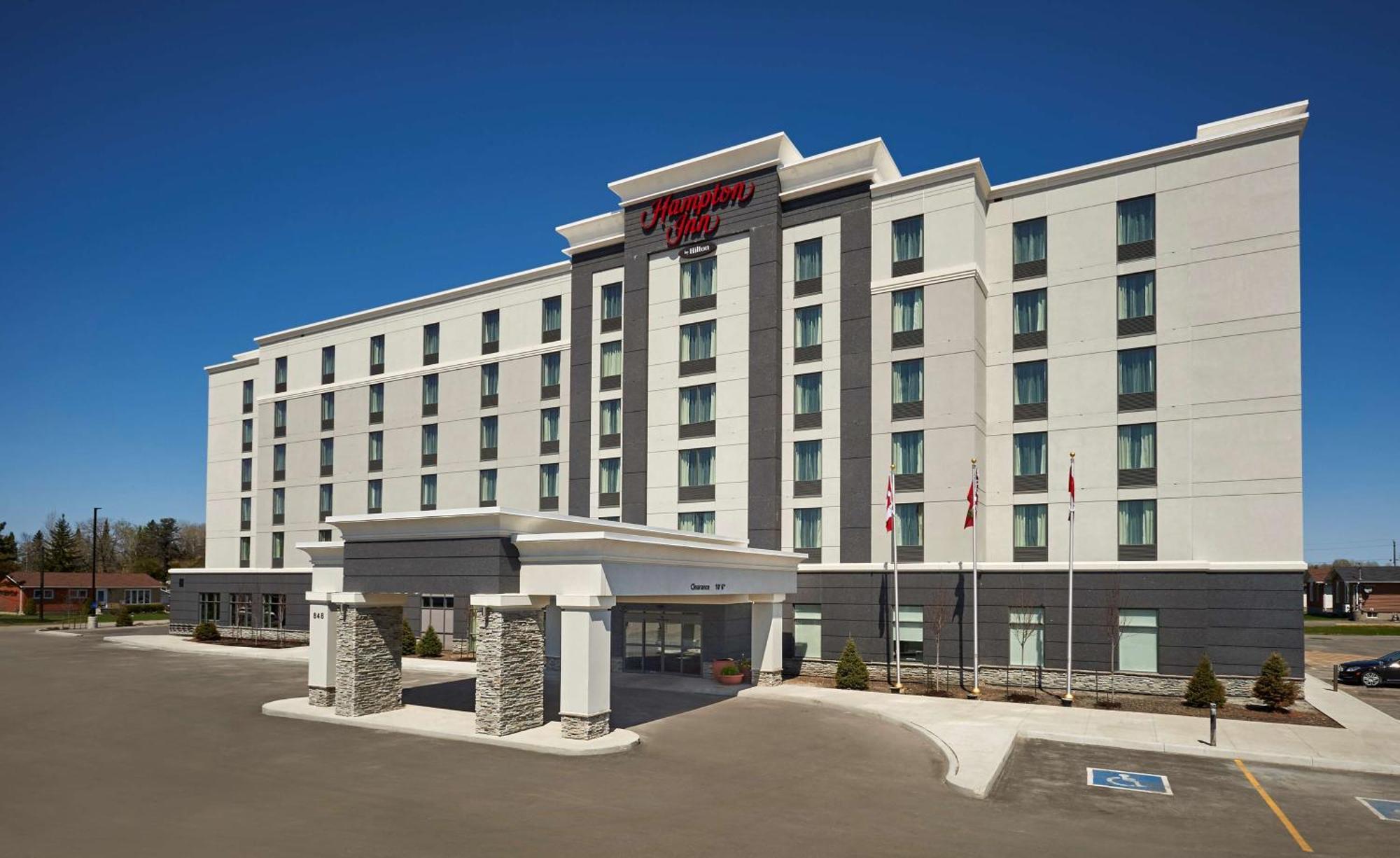 Hampton Inn By Hilton Timmins Bagian luar foto