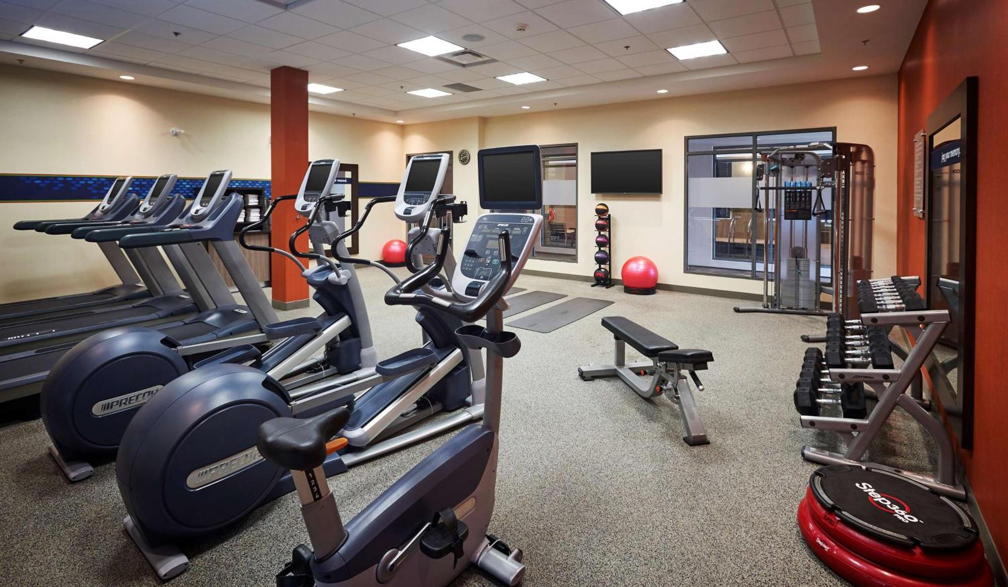 Hampton Inn By Hilton Timmins Bagian luar foto