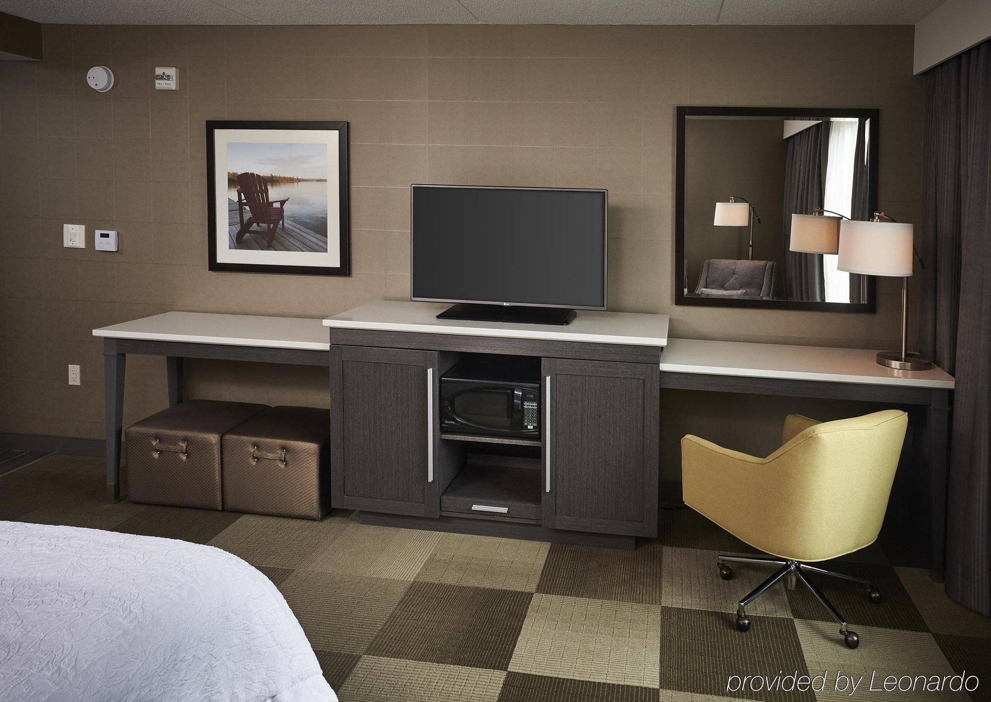 Hampton Inn By Hilton Timmins Bagian luar foto