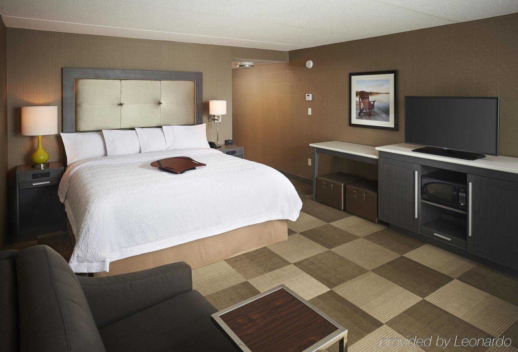 Hampton Inn By Hilton Timmins Bagian luar foto