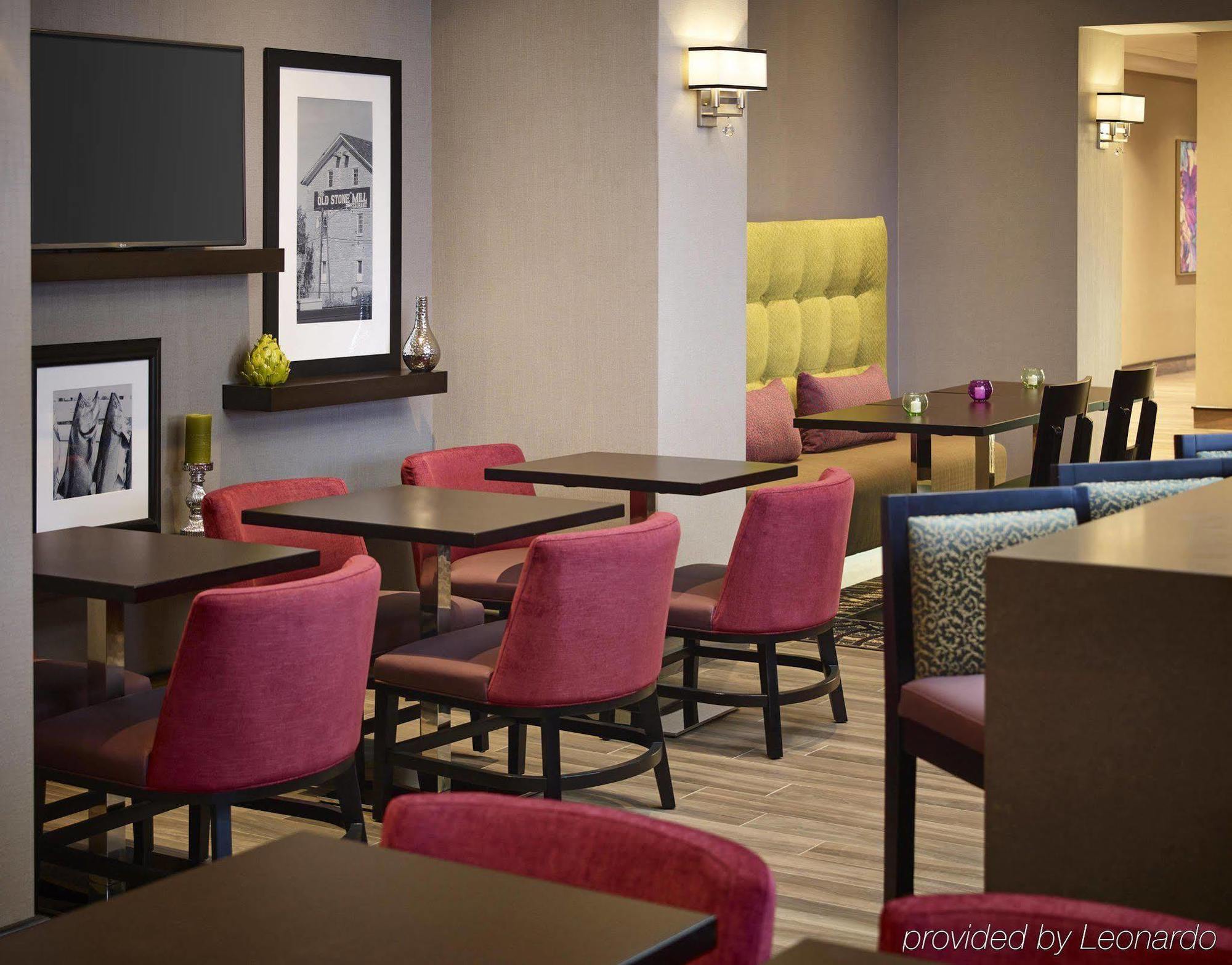 Hampton Inn By Hilton Timmins Bagian luar foto